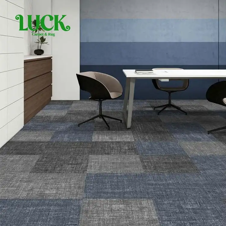 Tấm thảm in polyester có mặt sau bằng nhựa PVC